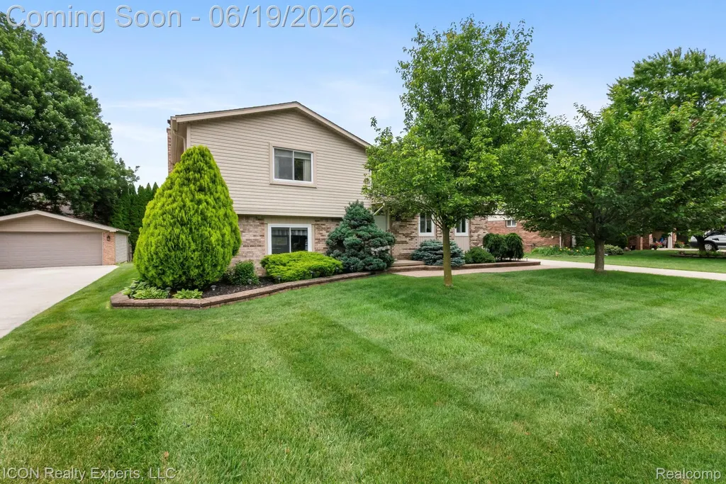 39738 Day Drive E Clinton Charter Township MI 48038