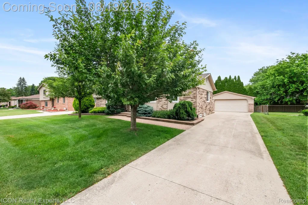 39738 Day Drive E Clinton Charter Township MI 48038