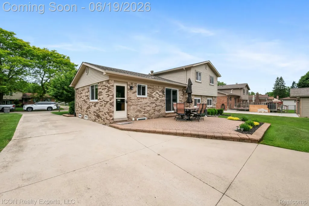 39738 Day Drive E Clinton Charter Township MI 48038