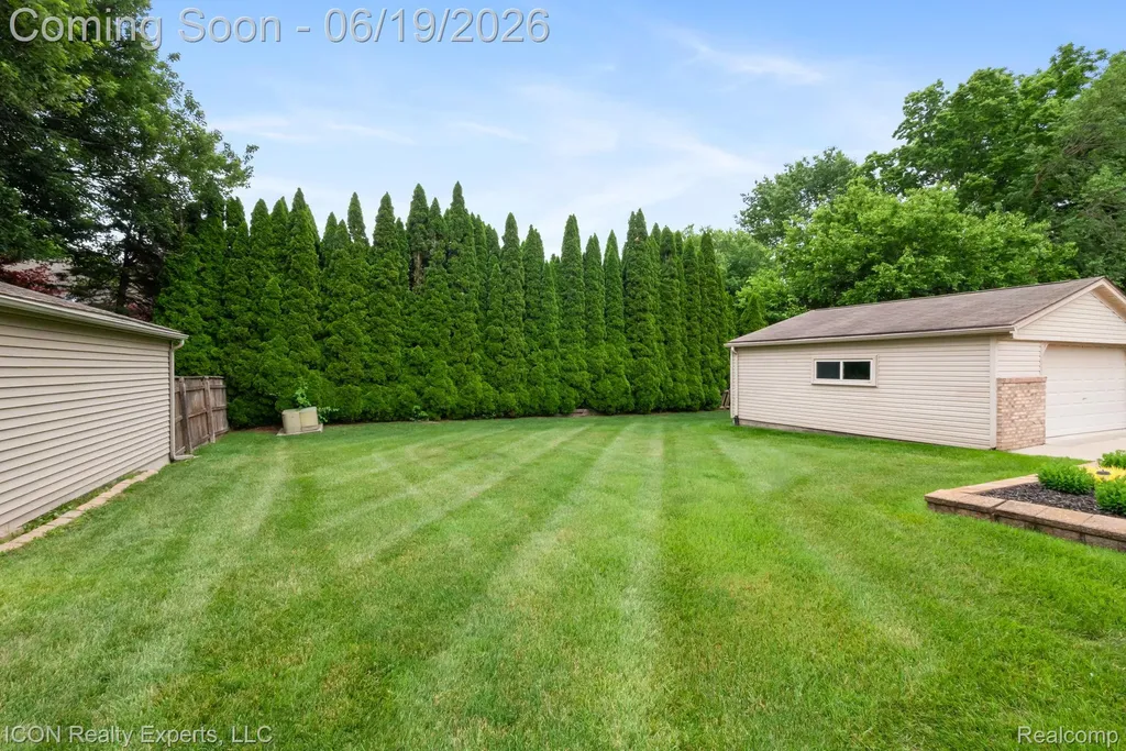 39738 Day Drive E Clinton Charter Township MI 48038