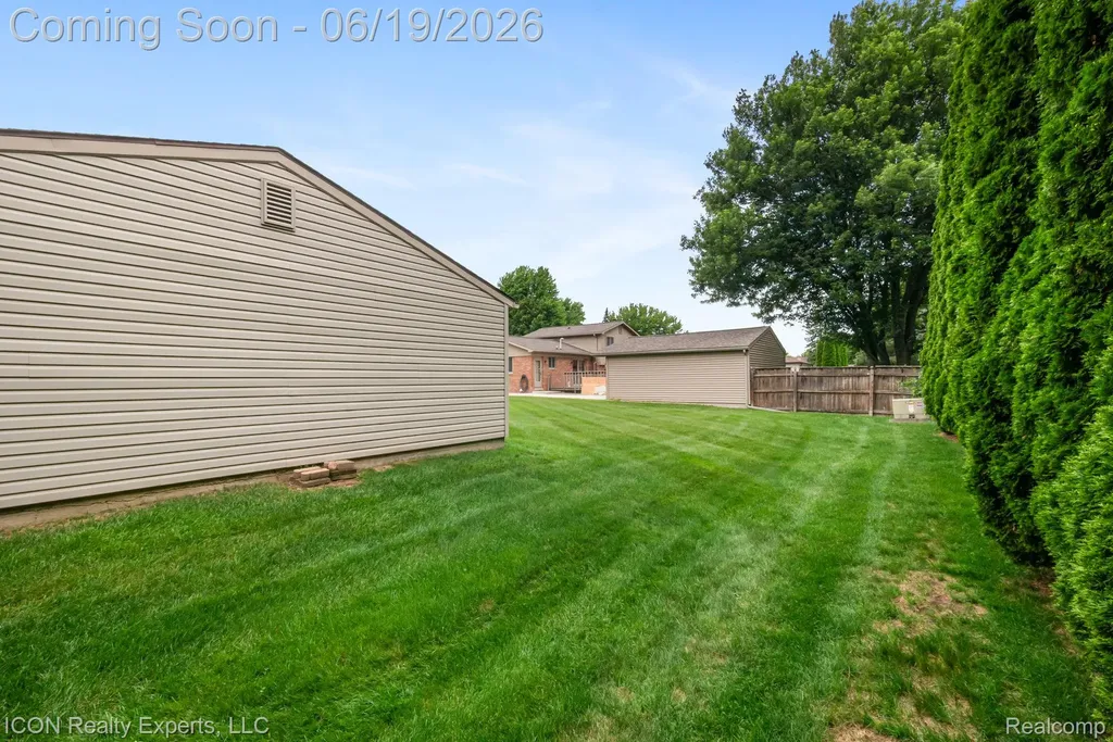 39738 Day Drive E Clinton Charter Township MI 48038