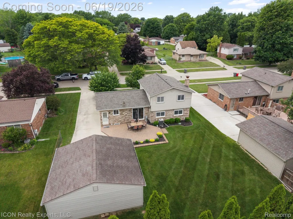 39738 Day Drive E Clinton Charter Township MI 48038
