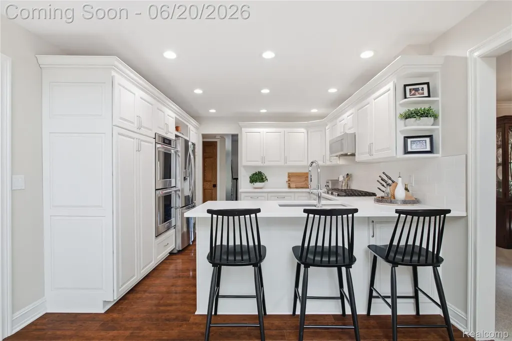 28785 Oak Point Drive Farmington Hills City MI 48331