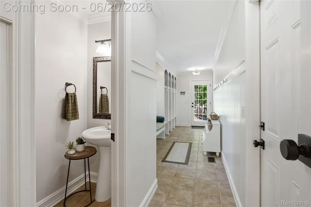 28785 Oak Point Drive Farmington Hills City MI 48331