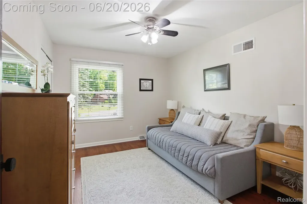 28785 Oak Point Drive Farmington Hills City MI 48331
