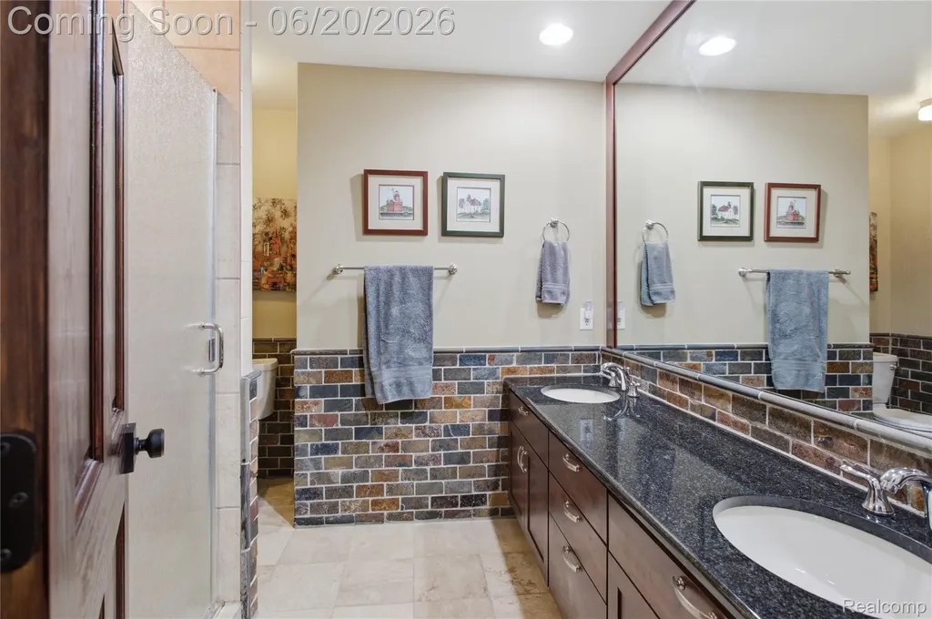 28785 Oak Point Drive Farmington Hills City MI 48331