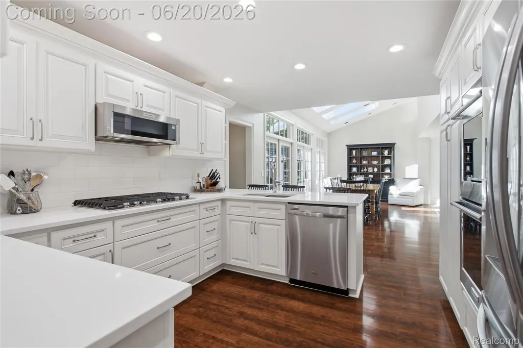 28785 Oak Point Drive Farmington Hills City MI 48331