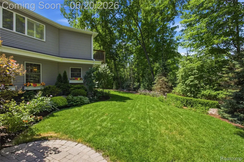 28785 Oak Point Drive Farmington Hills City MI 48331