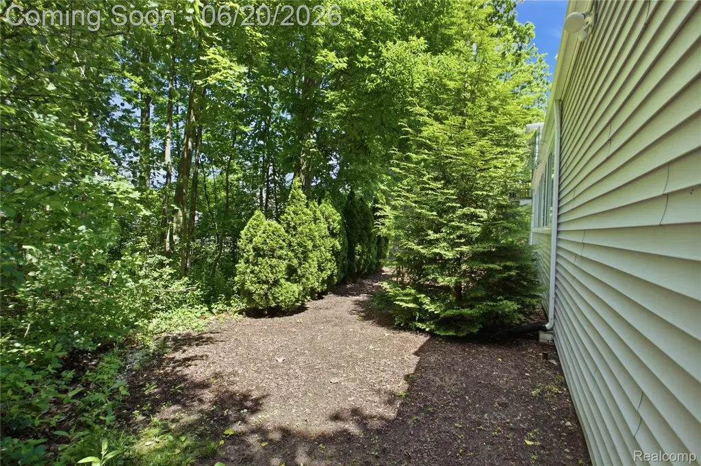 28785 Oak Point Drive Farmington Hills City MI 48331