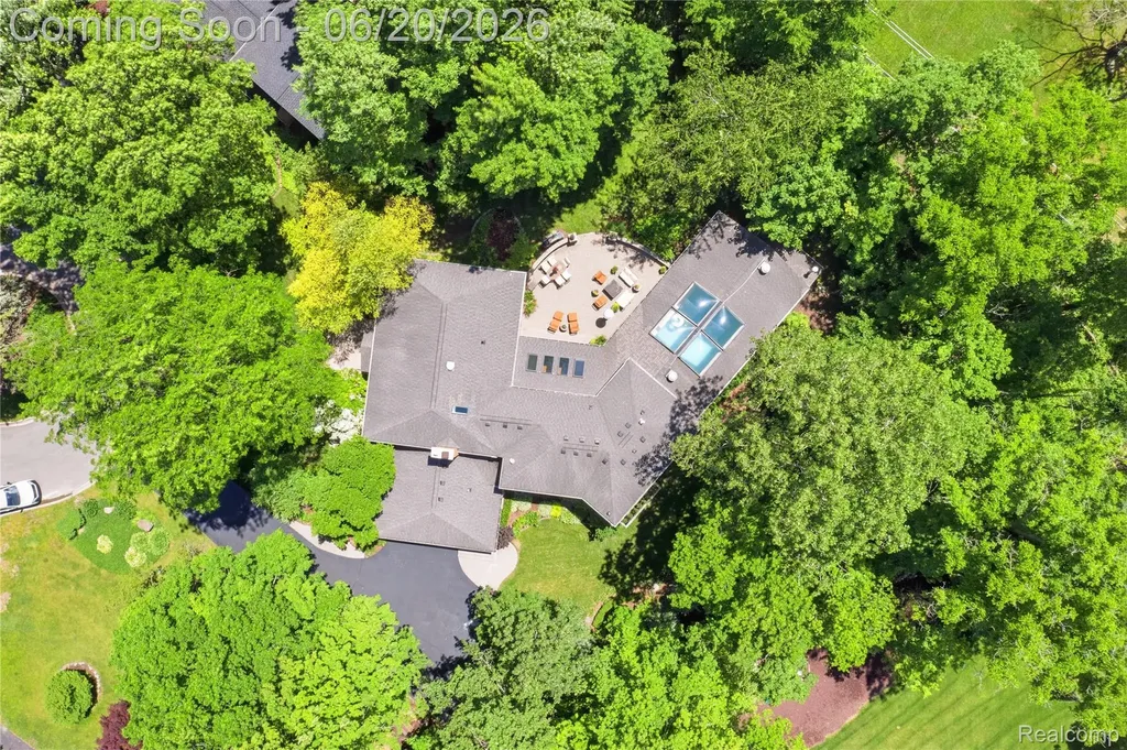 28785 Oak Point Drive Farmington Hills City MI 48331