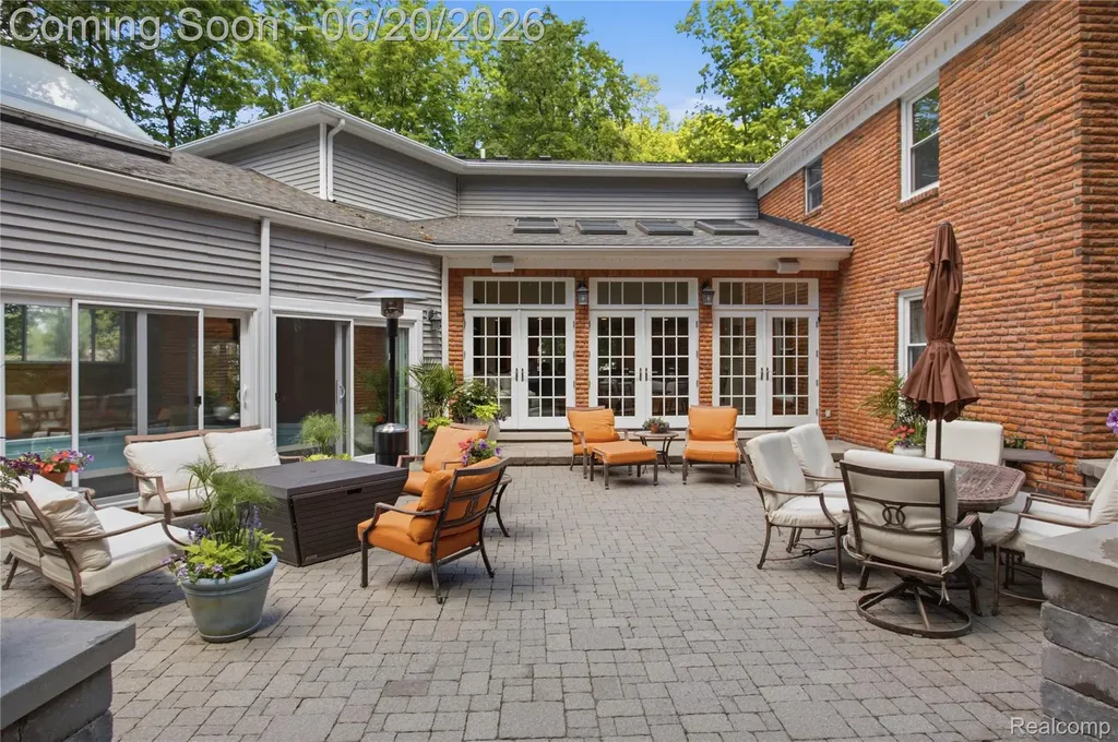 28785 Oak Point Drive Farmington Hills City MI 48331