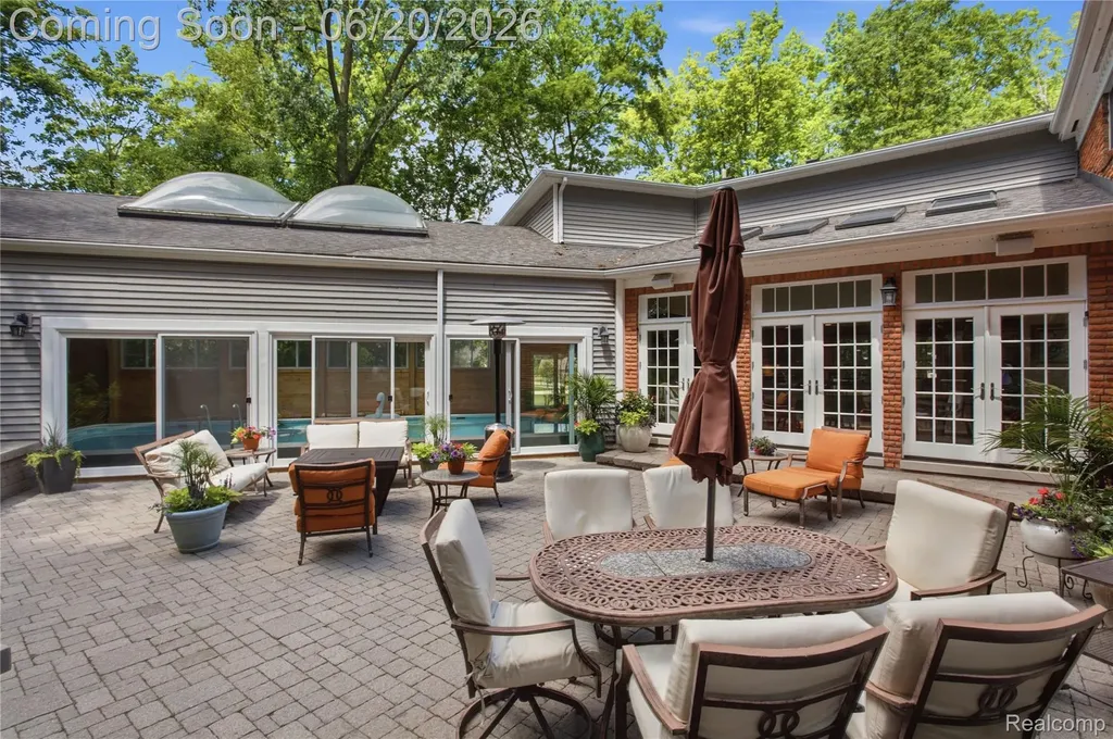 28785 Oak Point Drive Farmington Hills City MI 48331