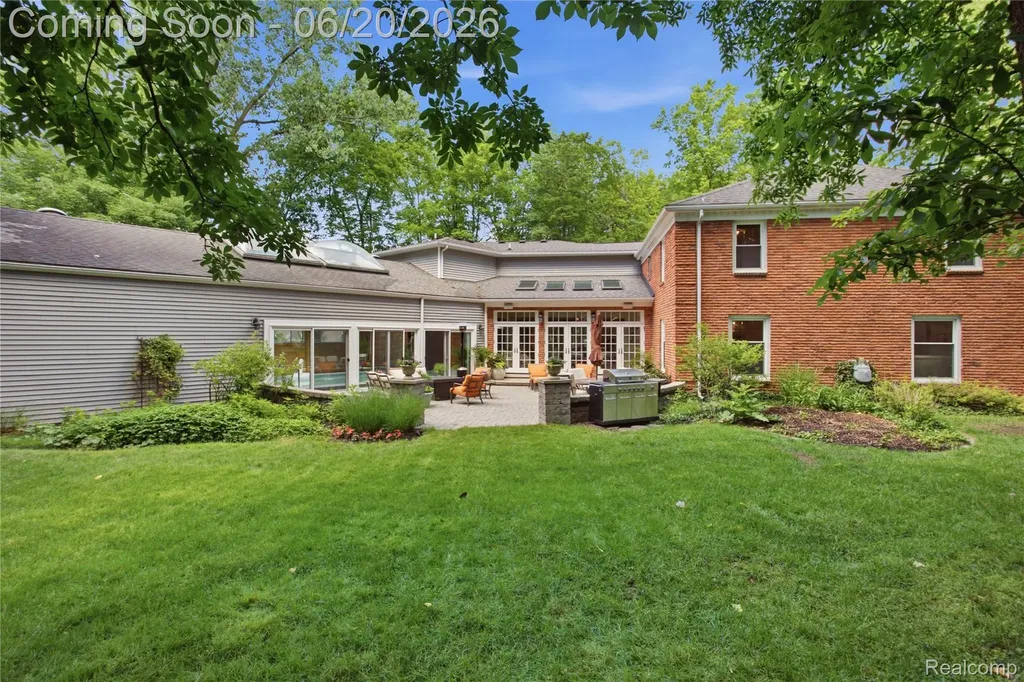 28785 Oak Point Drive Farmington Hills City MI 48331
