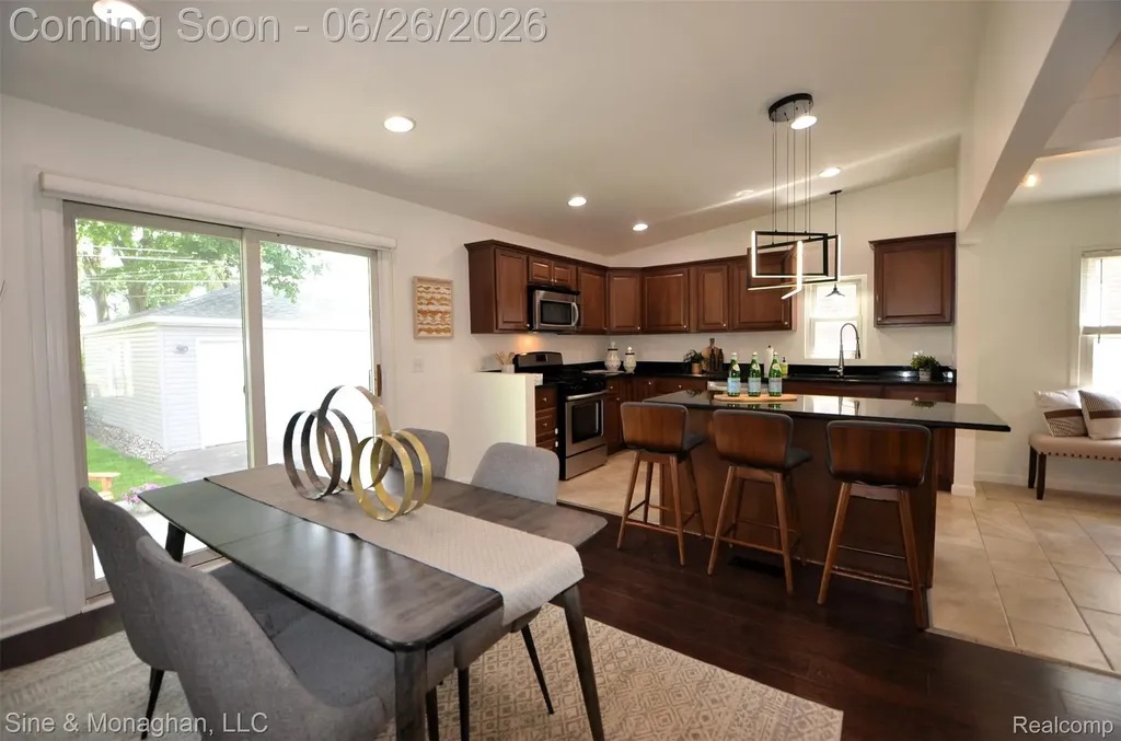 3012 Griffith Avenue Berkley City MI 48072