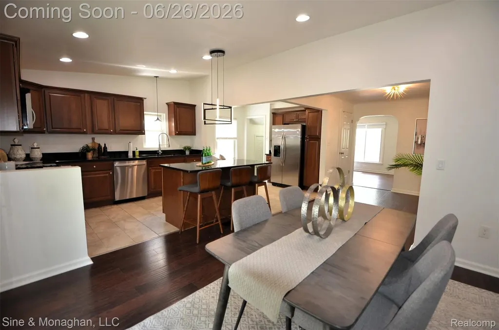 3012 Griffith Avenue Berkley City MI 48072
