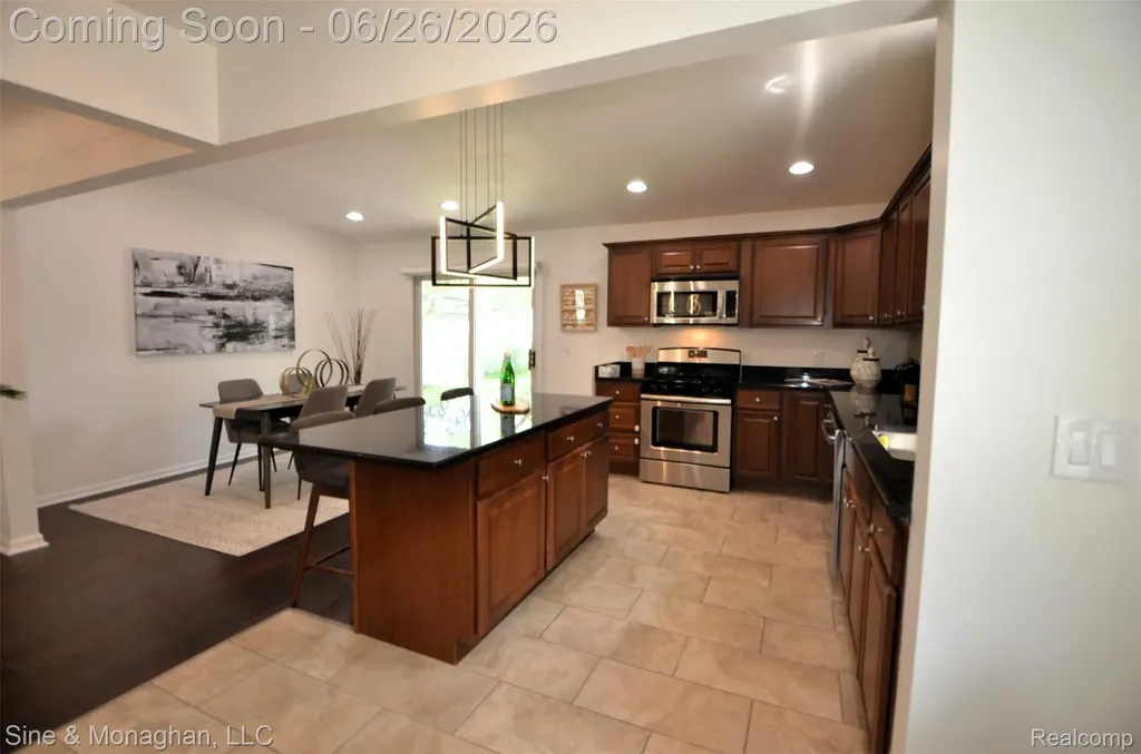 3012 Griffith Avenue Berkley City MI 48072
