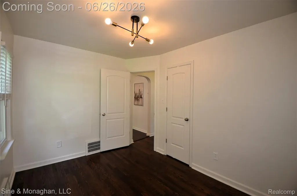 3012 Griffith Avenue Berkley City MI 48072