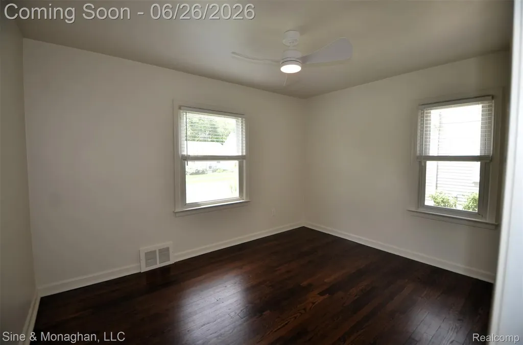 3012 Griffith Avenue Berkley City MI 48072