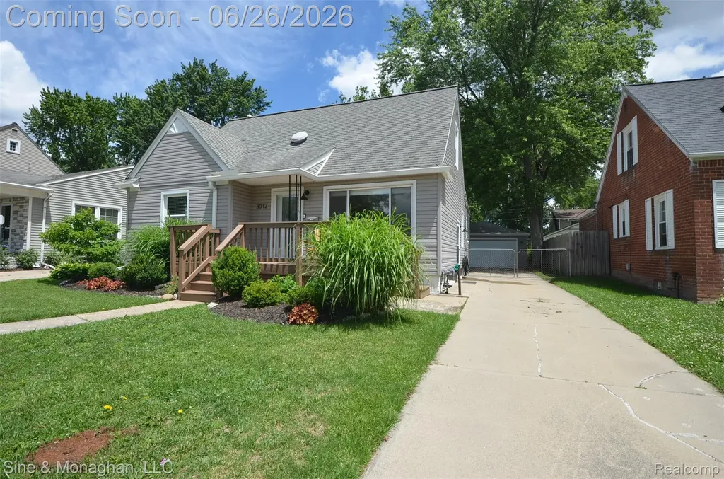3012 Griffith Avenue Berkley City MI 48072