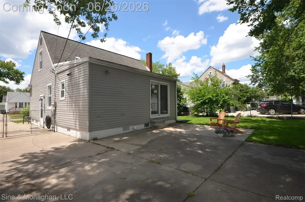 3012 Griffith Avenue Berkley City MI 48072