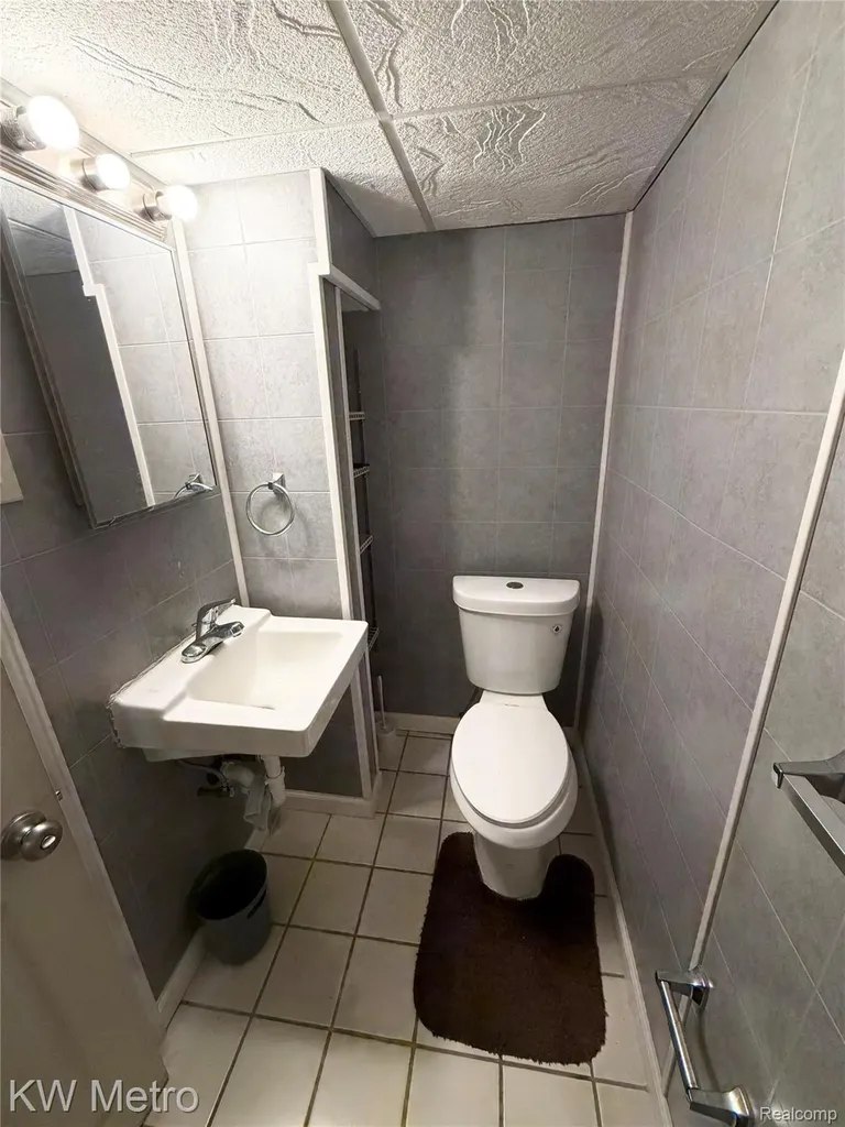31113 7 Mile Road Livonia City MI 48152