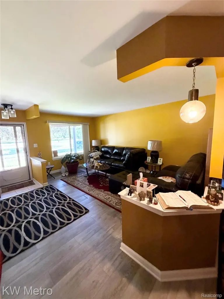 31113 7 Mile Road Livonia City MI 48152