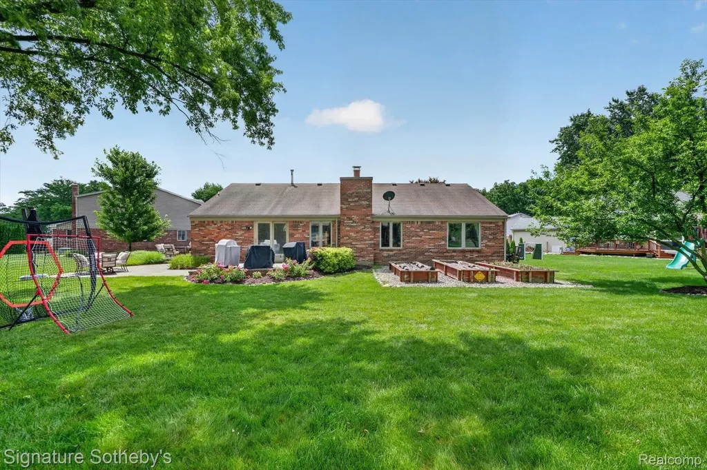 23499 Winthrop Court Novi City MI 48375