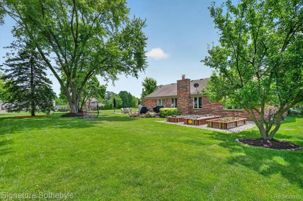 23499 Winthrop Court Novi City MI 48375