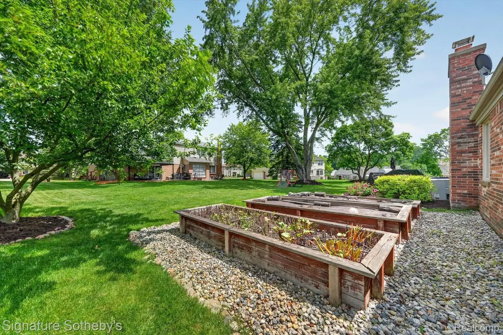 23499 Winthrop Court Novi City MI 48375