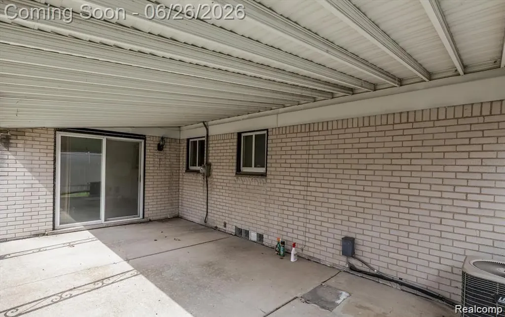 4644 Kingsley Drive Warren City MI 48092