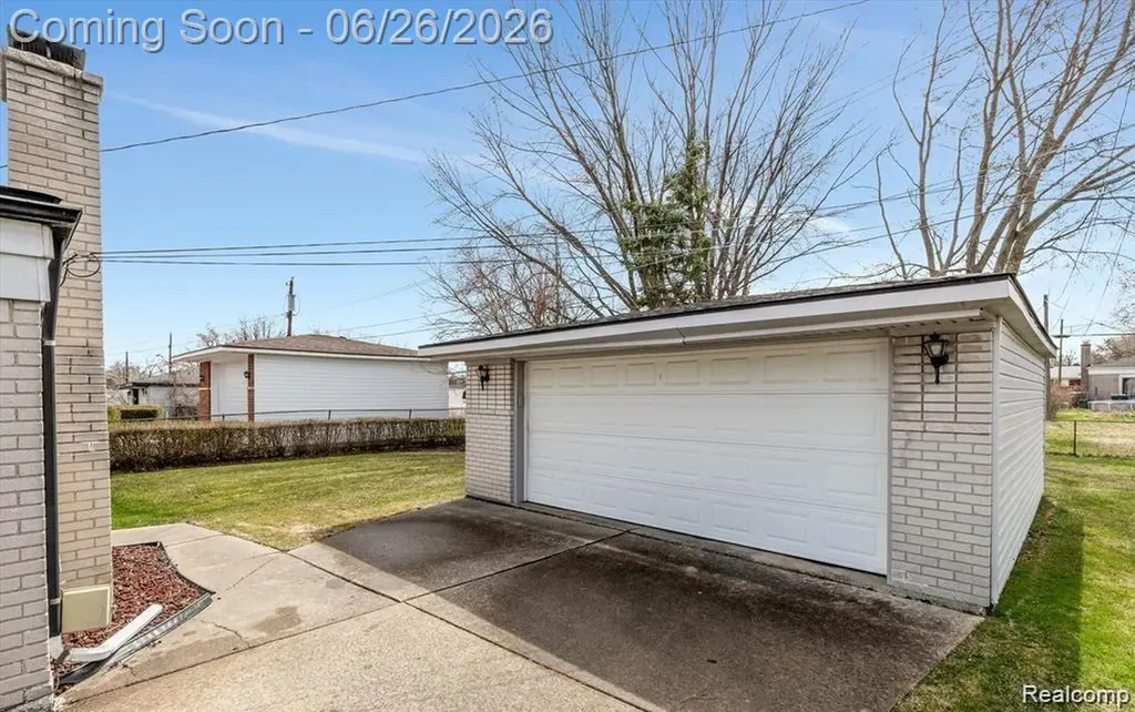 4644 Kingsley Drive Warren City MI 48092