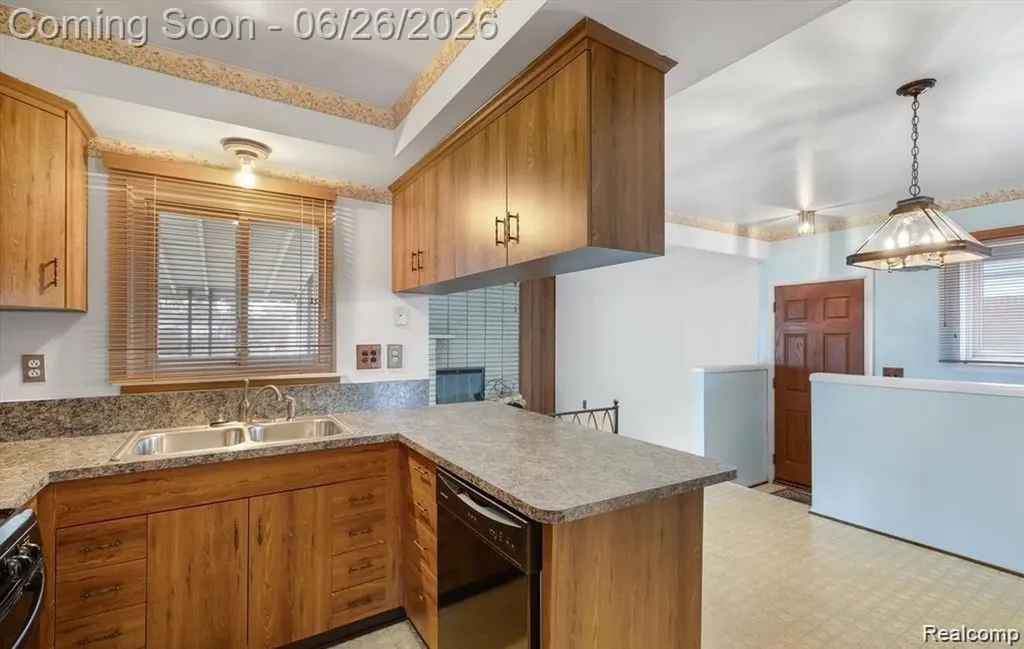 4644 Kingsley Drive Warren City MI 48092