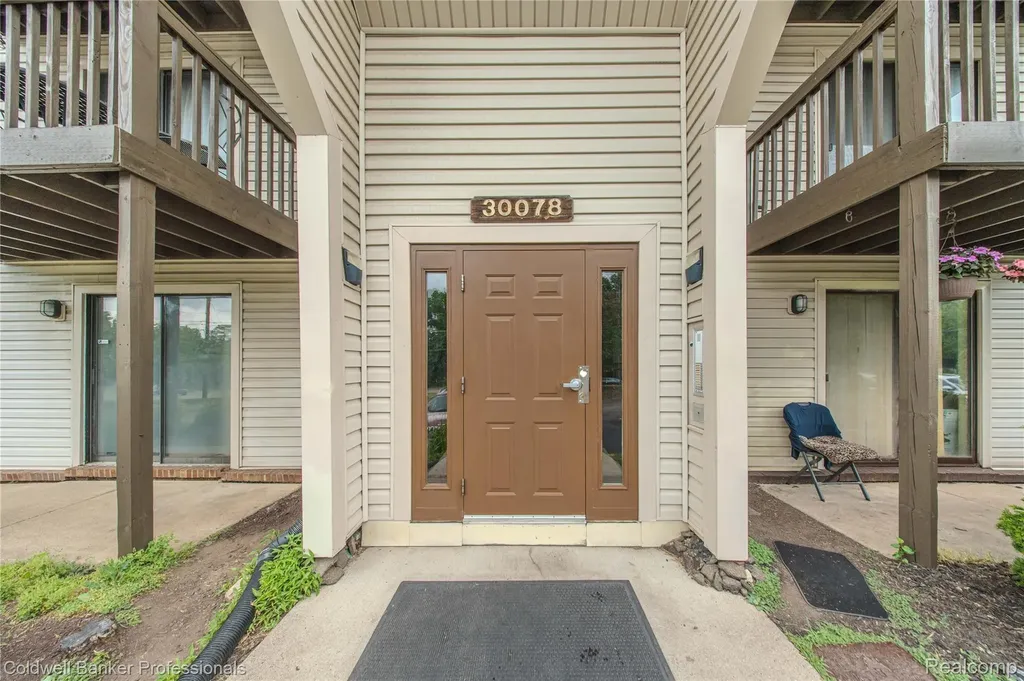 30078 W 12 Mile Road Farmington Hills City MI 48334