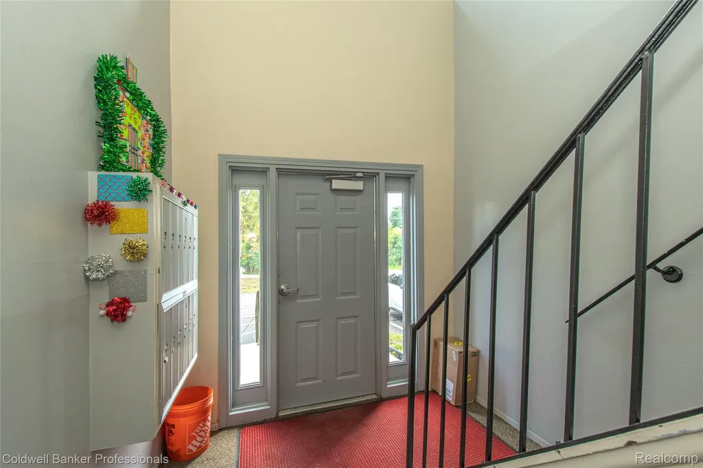 30078 W 12 Mile Road Farmington Hills City MI 48334