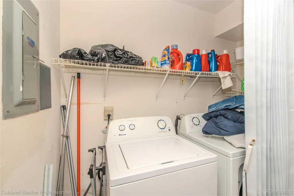 30078 W 12 Mile Road Farmington Hills City MI 48334