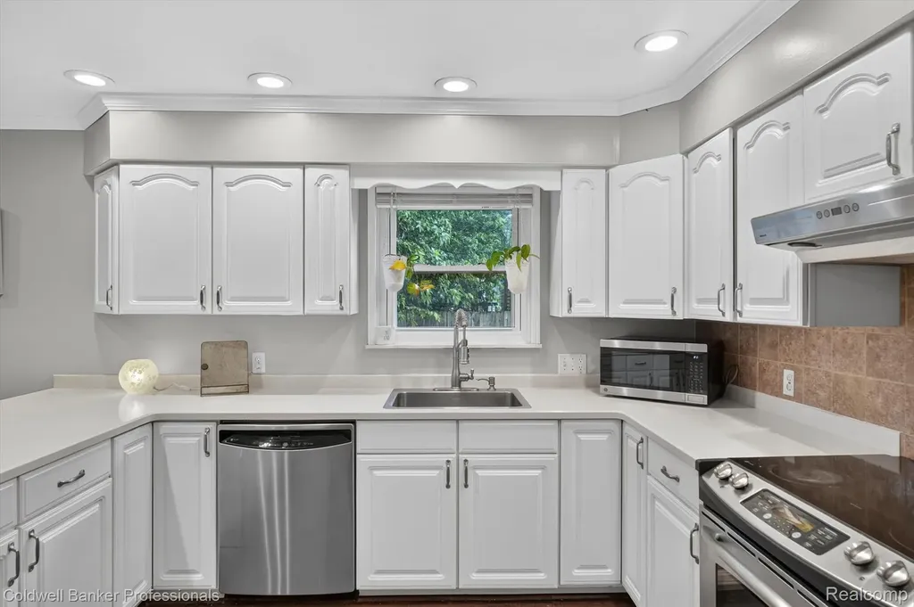 3024 Harold Drive Oregon Township MI 48421