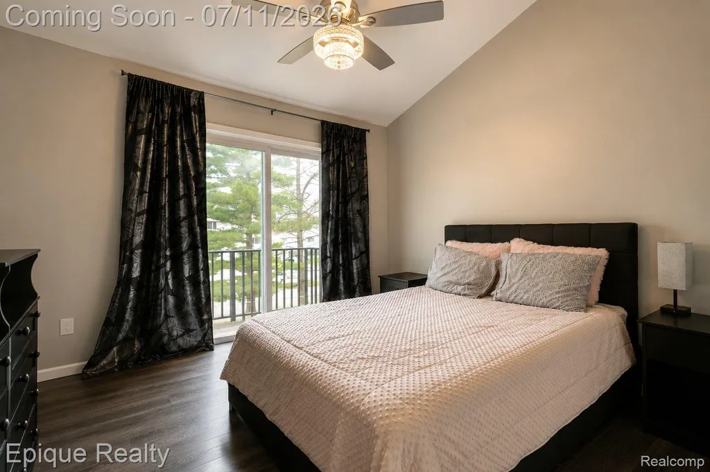 37525 Charter Oaks Boulevard Clinton Charter Township MI 48036