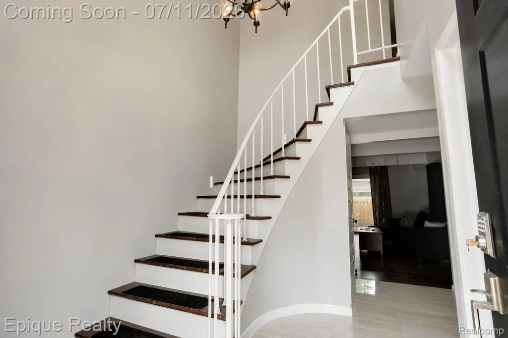 37525 Charter Oaks Boulevard Clinton Charter Township MI 48036