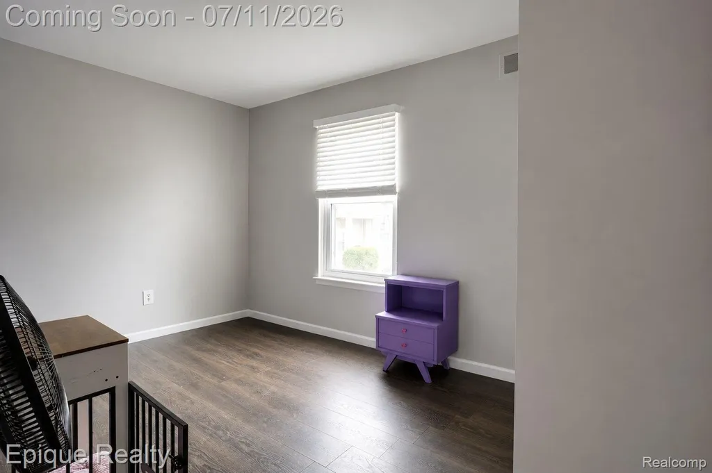 37525 Charter Oaks Boulevard Clinton Charter Township MI 48036