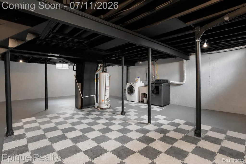 37525 Charter Oaks Boulevard Clinton Charter Township MI 48036