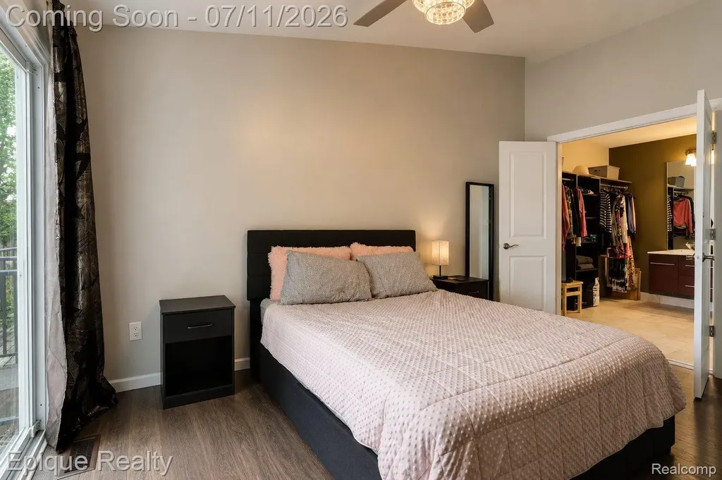 37525 Charter Oaks Boulevard Clinton Charter Township MI 48036