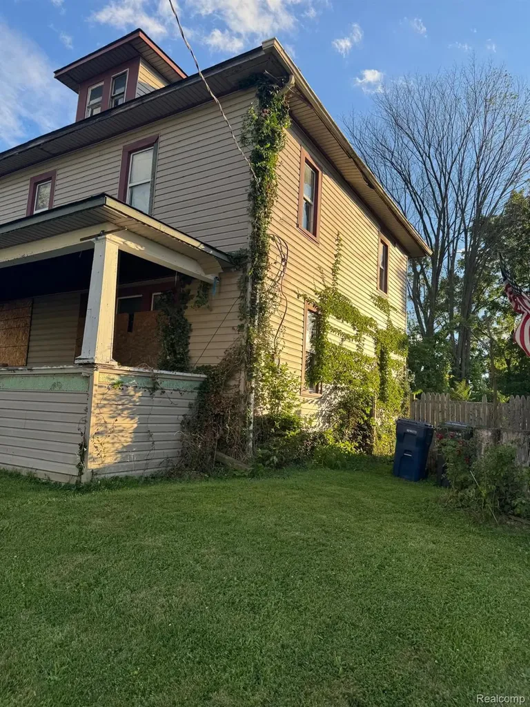 960 Vosburg Street Flint City MI 48503