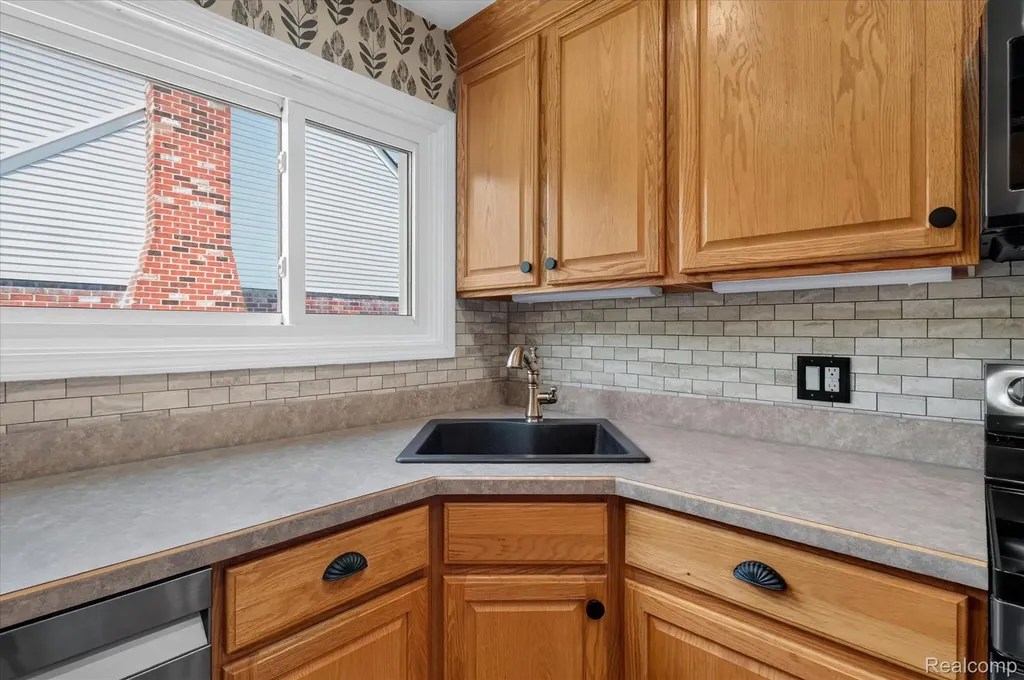 24800 Pamela Street Brownstown Charter Township MI 48134