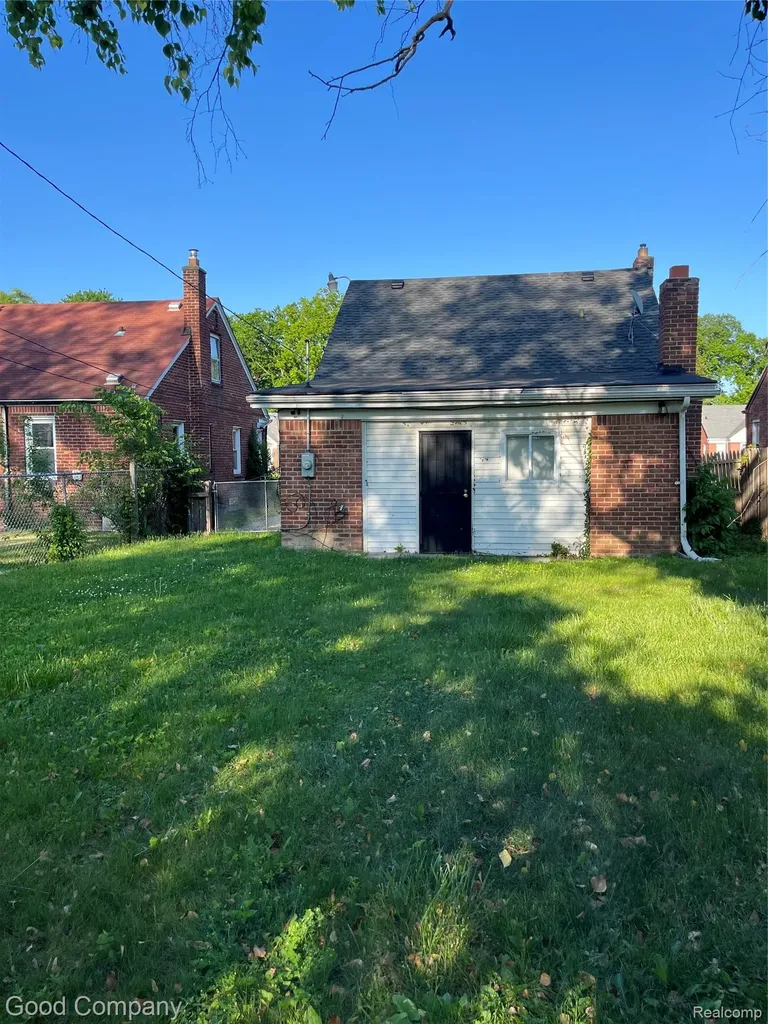 19469 Whitcomb Street Detroit City MI 48235