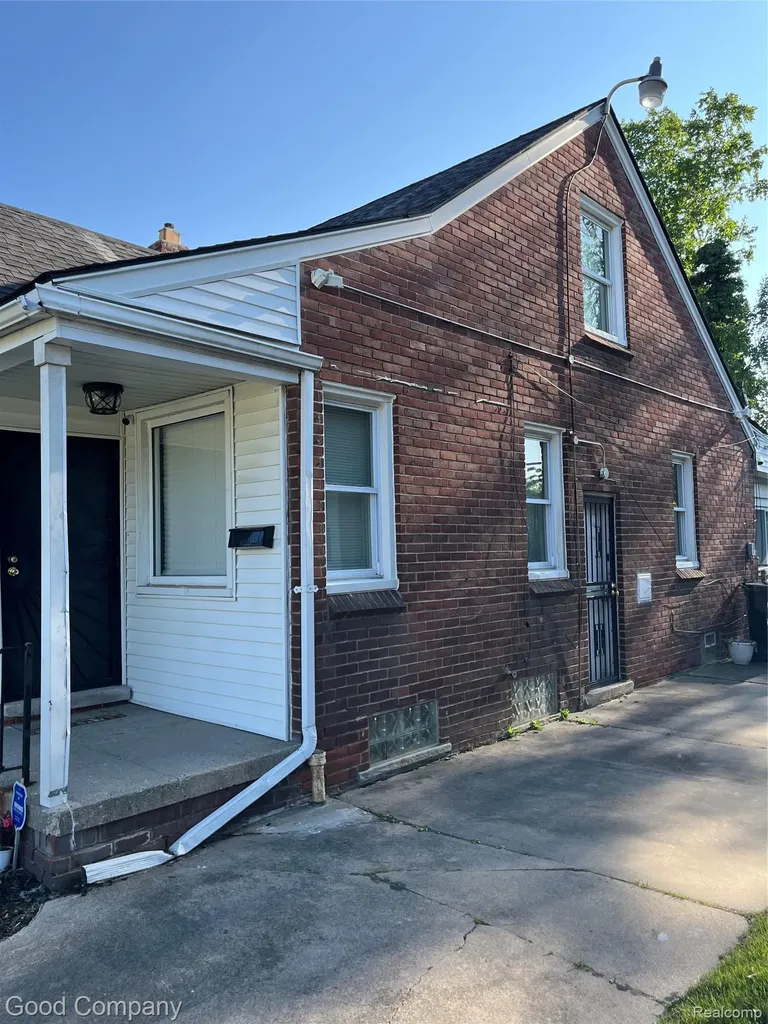 19469 Whitcomb Street Detroit City MI 48235