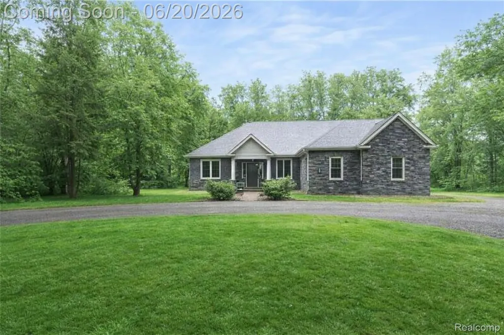790 Grange Hall Road Groveland Township MI 48462