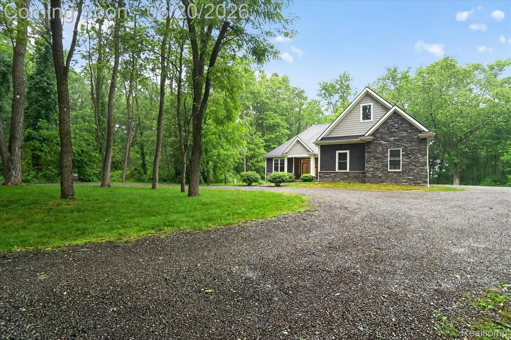 790 Grange Hall Road Groveland Township MI 48462