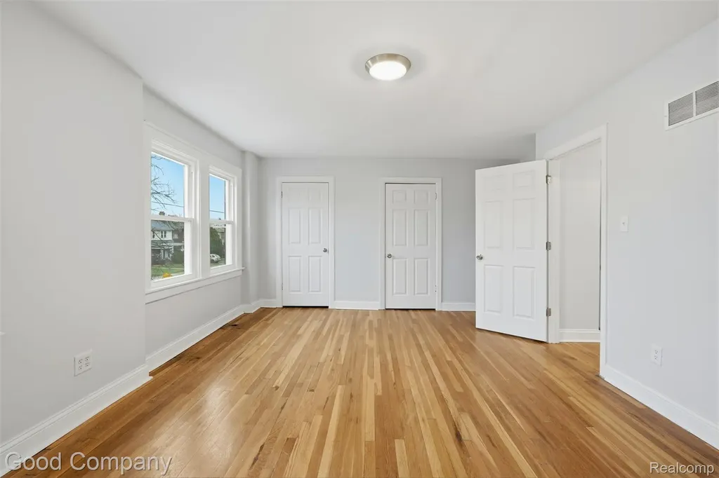 2717 Burlingame Detroit City MI 48206