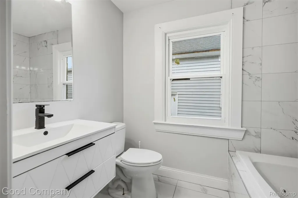 2717 Burlingame Detroit City MI 48206