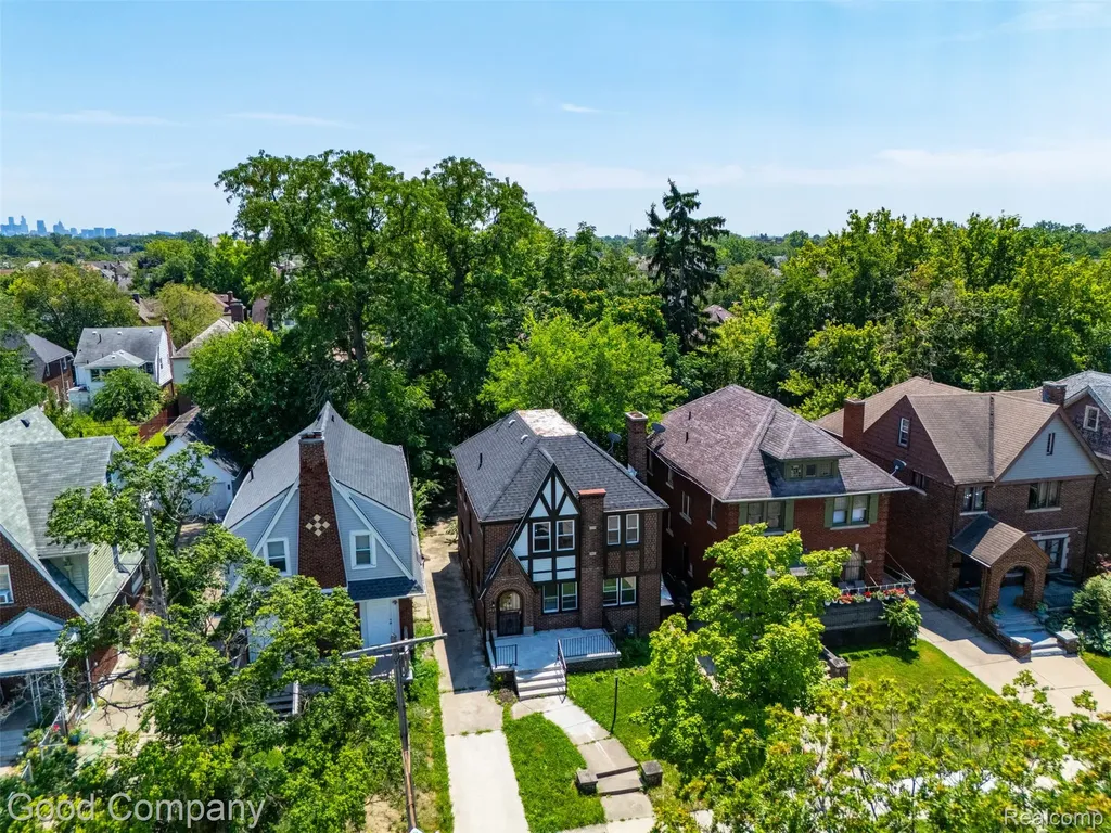 2717 Burlingame Detroit City MI 48206